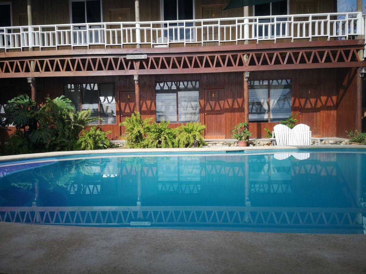 Hotel Linda Vista Rio Dulce Town Exteriér fotografie